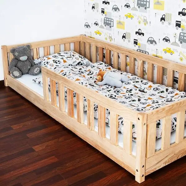 Scopri tutti i benefici del letto Montessori: autonomia, sicurezza e crescita serena. Offri al tuo bambino uno spazio pensato per il suo sviluppo!