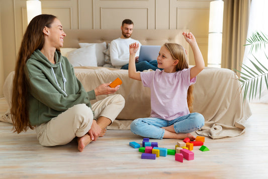 Scopri i benefici della genitorialità positiva con Woodyland. Cresci figli felici e sicuri con amore, empatia e connessione autentica.
