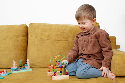 Scopri come i giocattoli educativi stimolano creatività, logica e autonomia, sostenendo lo sviluppo armonioso dei bambini fin dalla prima infanzia.