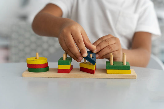 Approfondisci i fondamenti del metodo Montessori e trasforma l'apprendimento dei tuoi bambini. Scopri di più ora e inizia il tuo viaggio educativo!